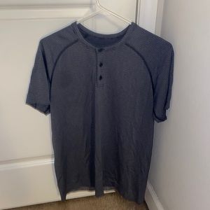 COPY - Lulu t shirt size medium